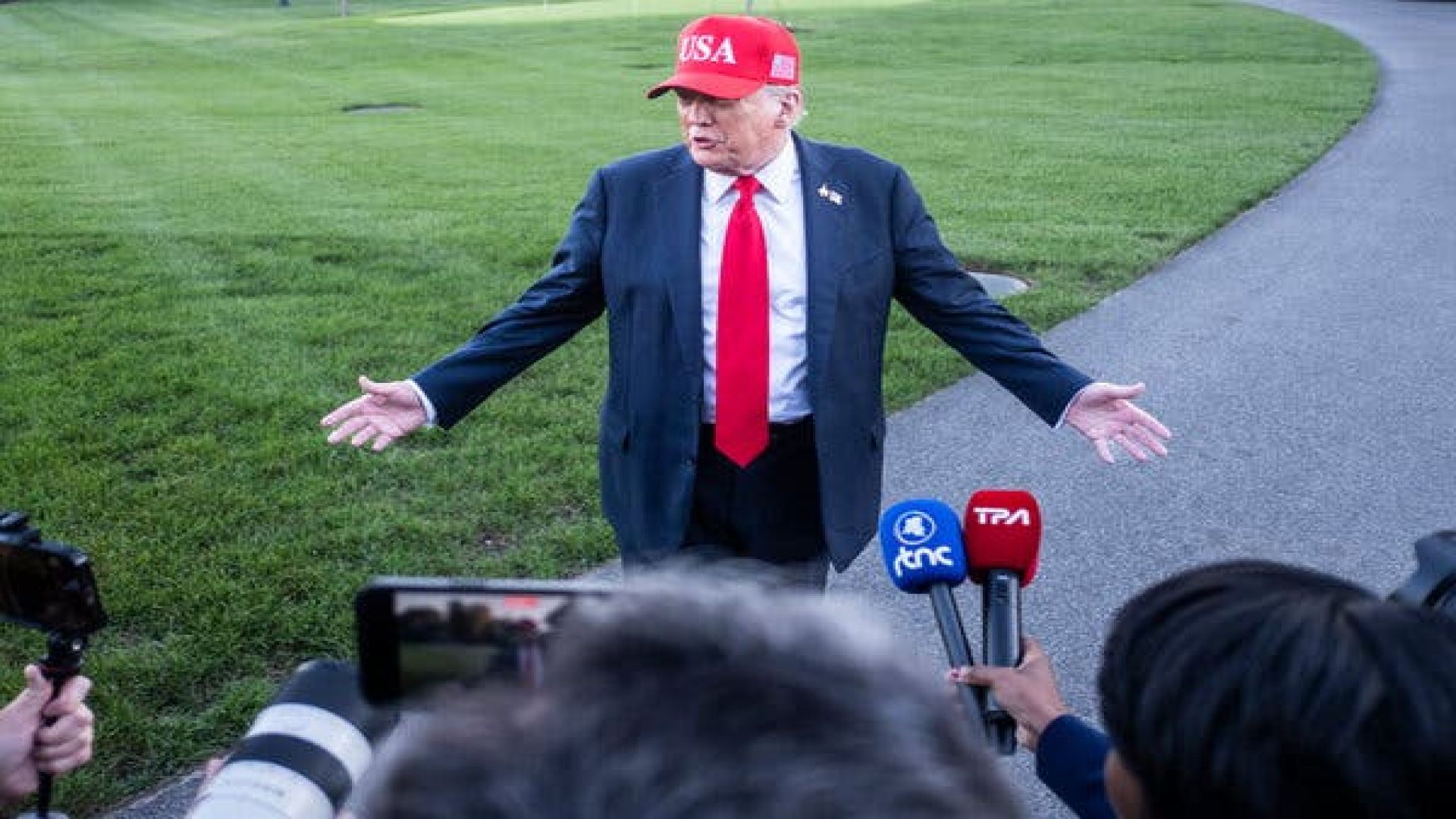 Mass Layoffs Trump Is Threatening in Shutdown Fight May Be Illegal